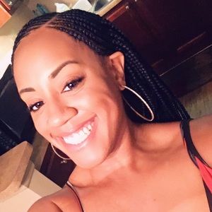 Meet your Posher, April